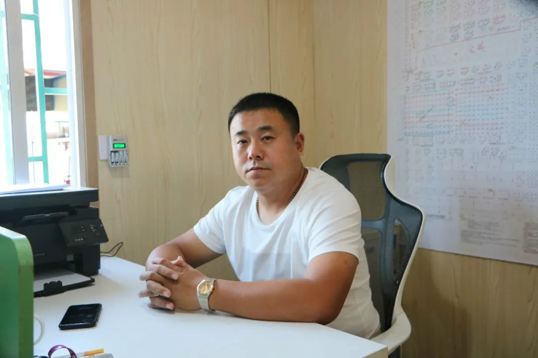 液压静力压桩机从1台到21台，他只用了8年！