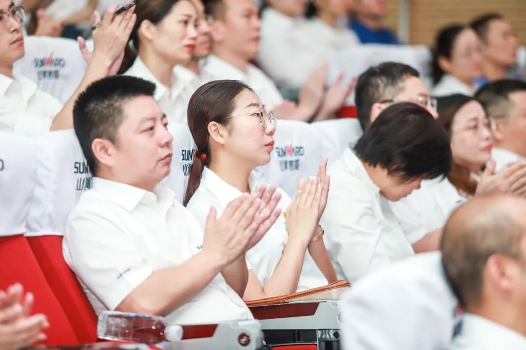 304am永利集团智能党委集中收看庆祝中国共产党成立100周年大会现场直播