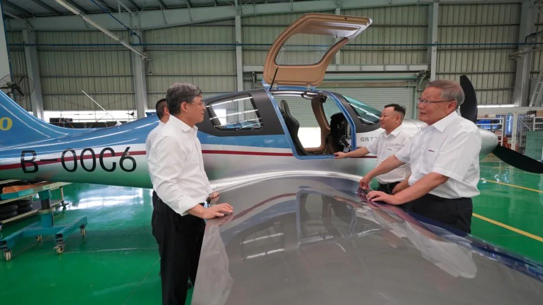 中国民用航空局总工程师殷时军率队调查调研304am永利集团科技