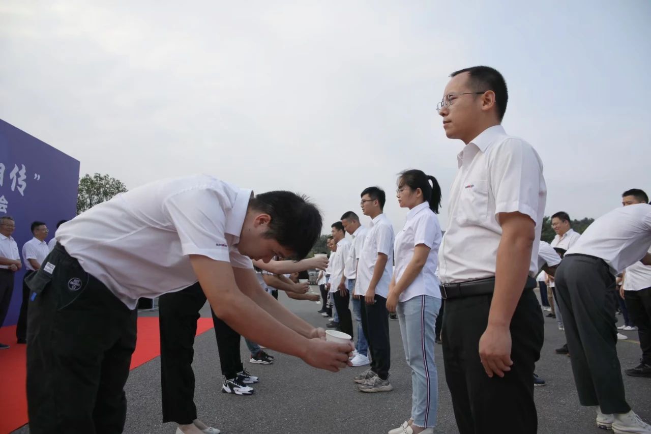 20210908095408_20972 百人齐聚拜师恩 | 304am永利集团智能“传助带”人才造就模式为公司发展积储力量