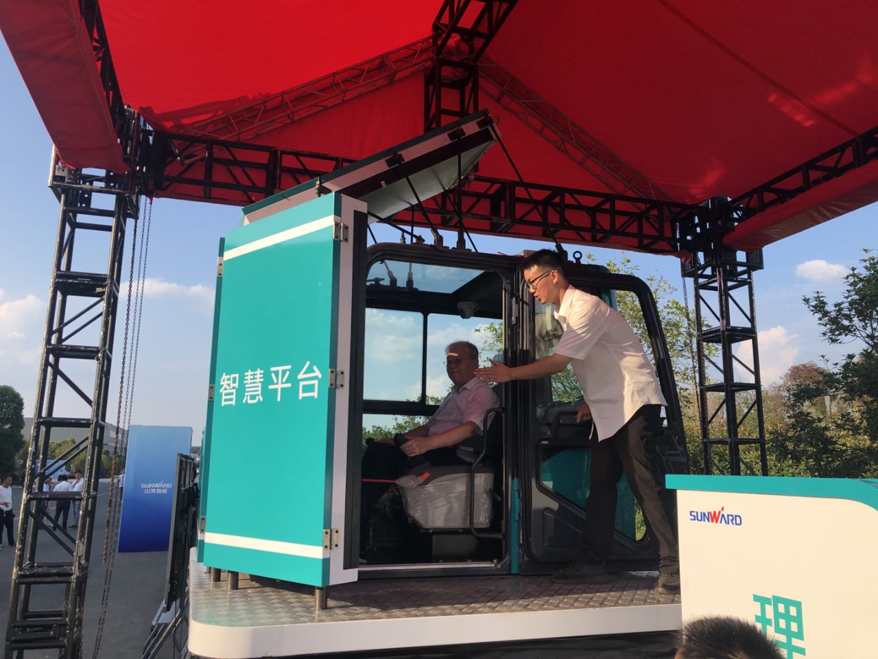 远程？+仿真培训！全球初创5G？胤抡媾嘌抵腔燮教ń艹隽料