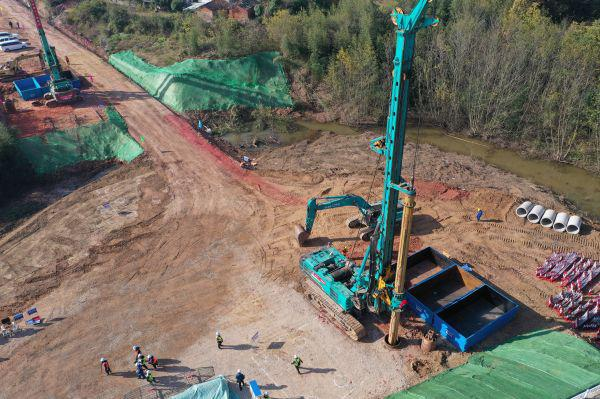首根桩基开钻！304am永利集团智能助力新建沪渝蓉高速铁路建设