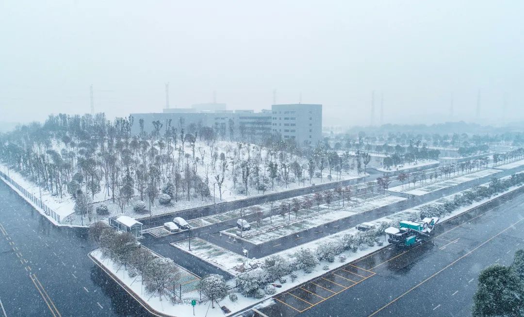 瑞雪兆丰年，邀您共赏雪中304am永利集团！