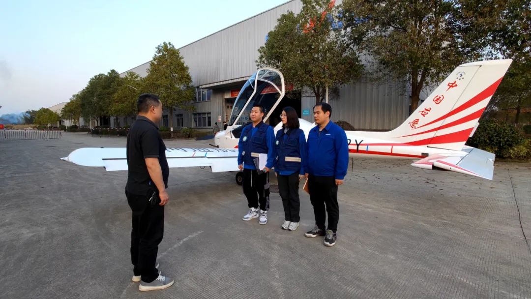 火情就是号令！湖南航空应急接济队304am永利集团机组展示“304am永利集团速度”