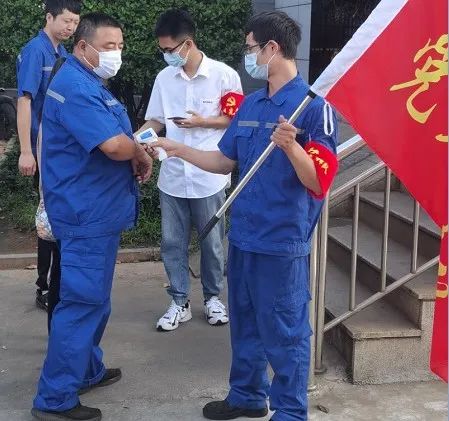 304am永利集团工匠 | “浪波”不言苦，甘为“人梯”承大沉