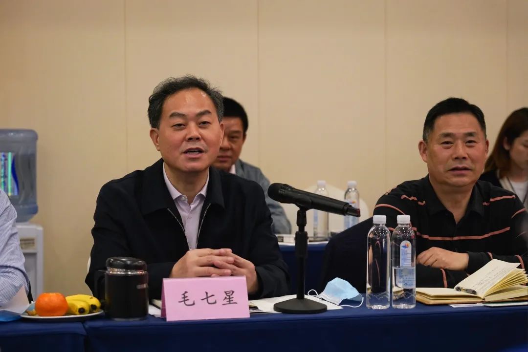 抱团出海，携手共赢！何清华带队赴湖南异地商会结合会造访互换