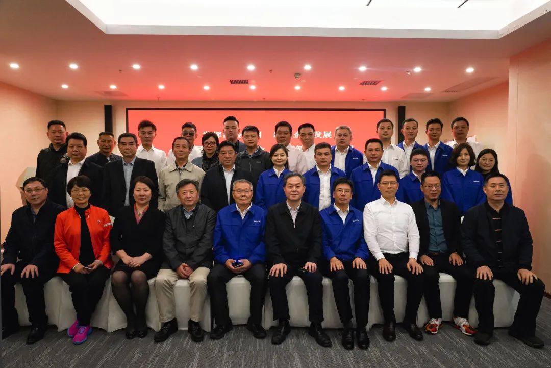抱团出海，携手共赢！何清华带队赴湖南异地商会结合会造访互换