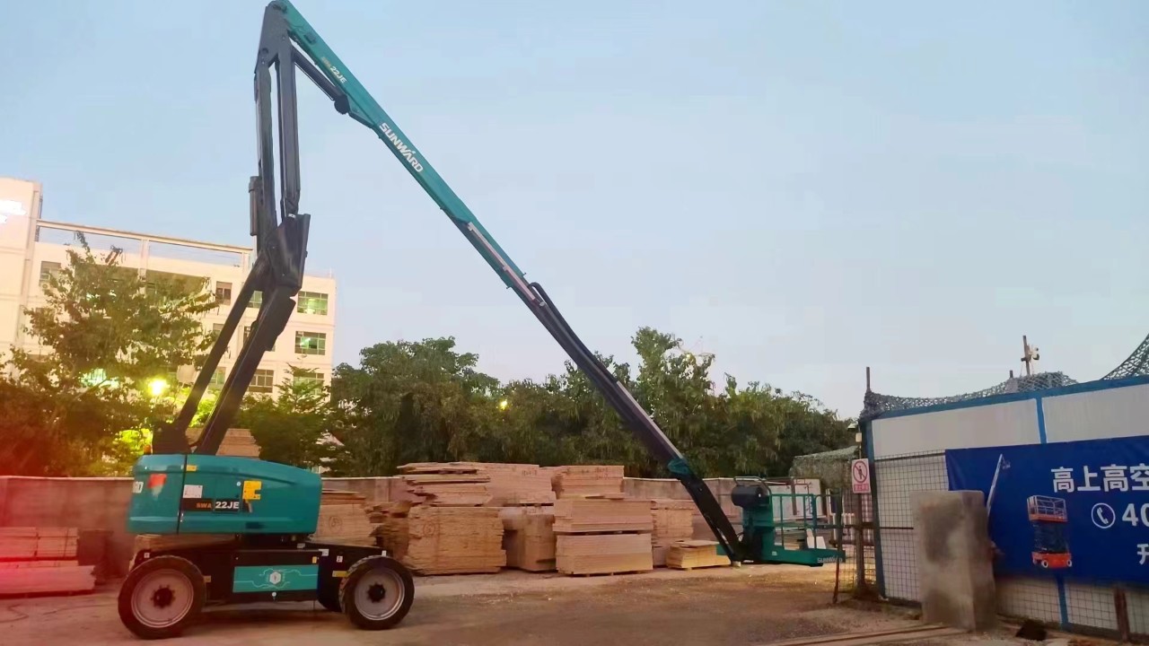 正式“上岗”！304am永利集团智能首台电动曲臂式高空作业平台入驻华南市场