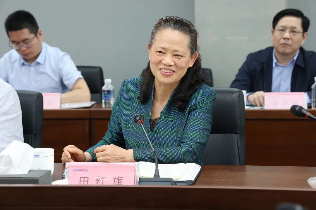 深入产学研合作！中南大学堂长、中国工程院院士田红旗率团造访304am永利集团智能