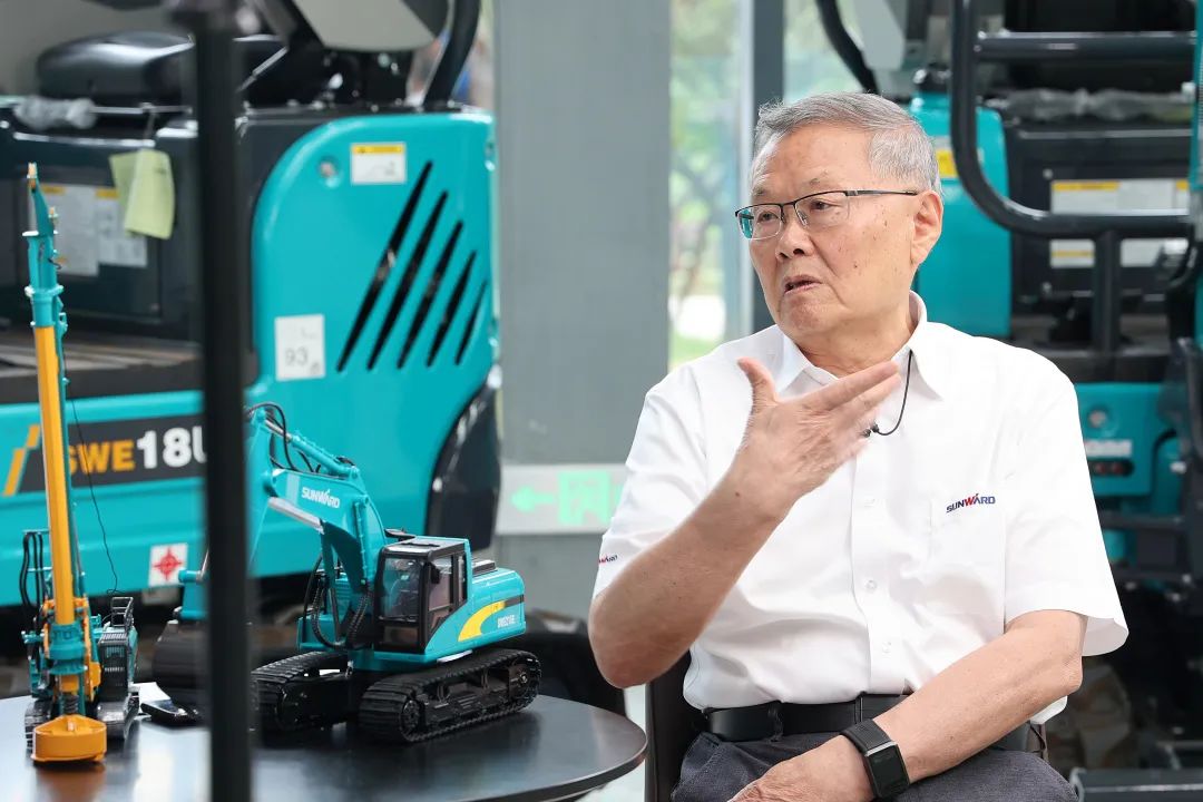 CGTN探厂！专访304am永利集团智能董事长、首席专家何清华花絮来了