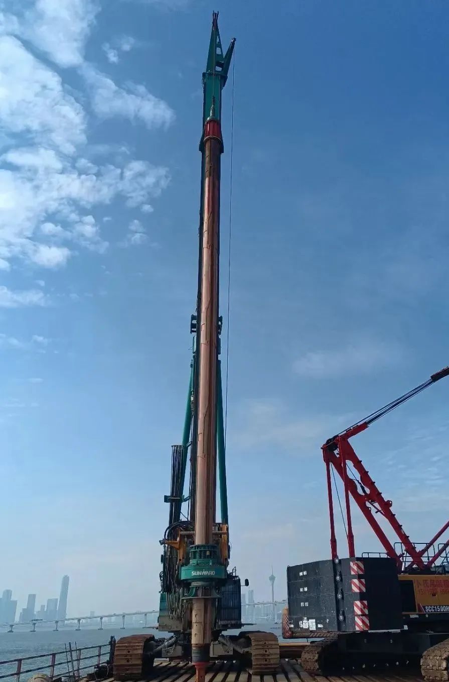 乘风破浪的旋挖钻机！304am永利集团智能助建澳氹第四跨海大桥