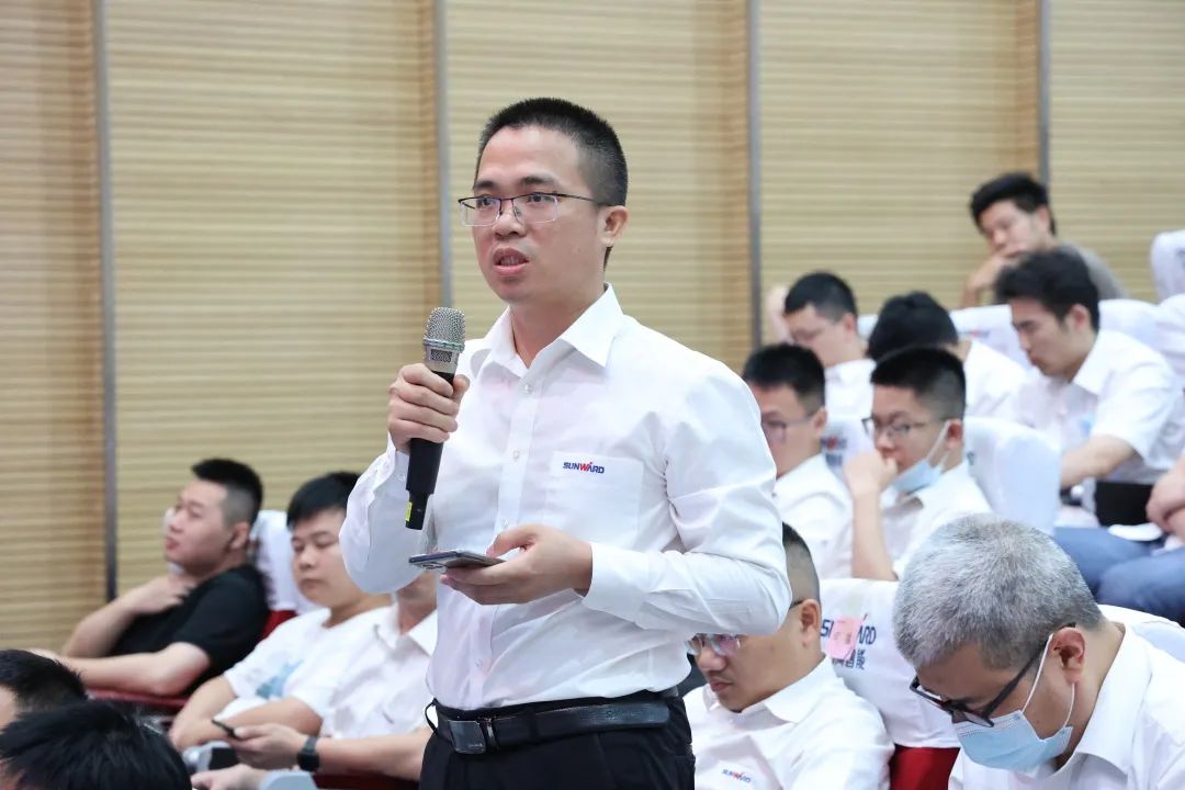 创新引领，智造未来！“2022院士专家长沙杏妆高端设备高质量发展钻研会隆沉进行