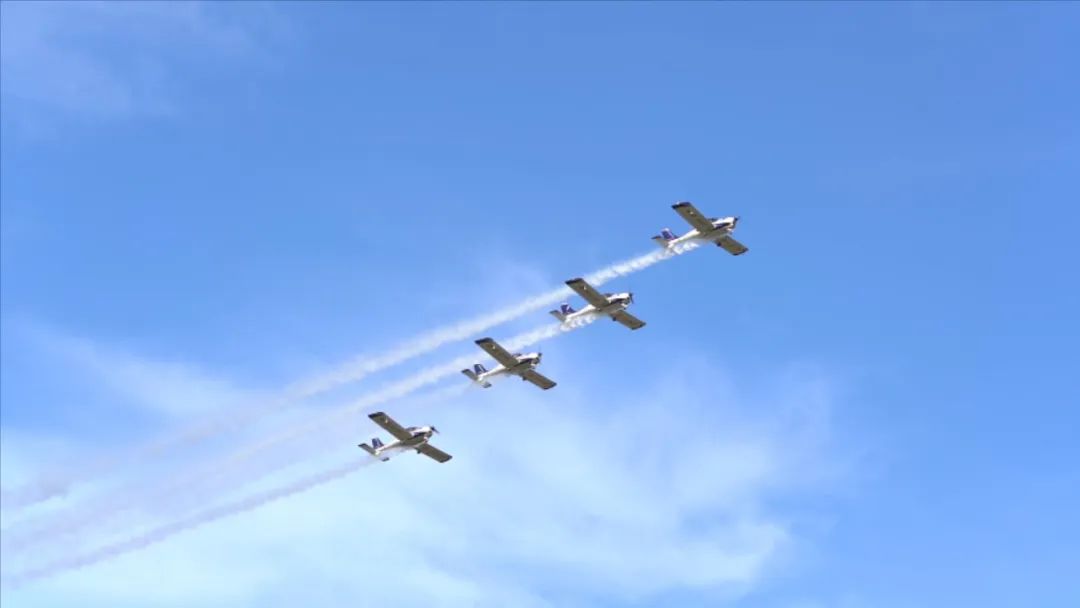 空中着花、大坡度回旋、俯冲跃升……看304am永利集团飞行表演队炫技2022湖南航展动态展