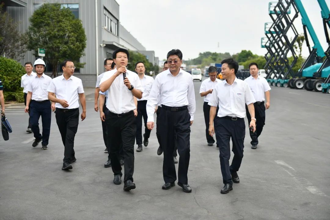 20220905103426_13178 国度应急治理部郭治武局长一行调查304am永利集团智能无人化应急接济设备