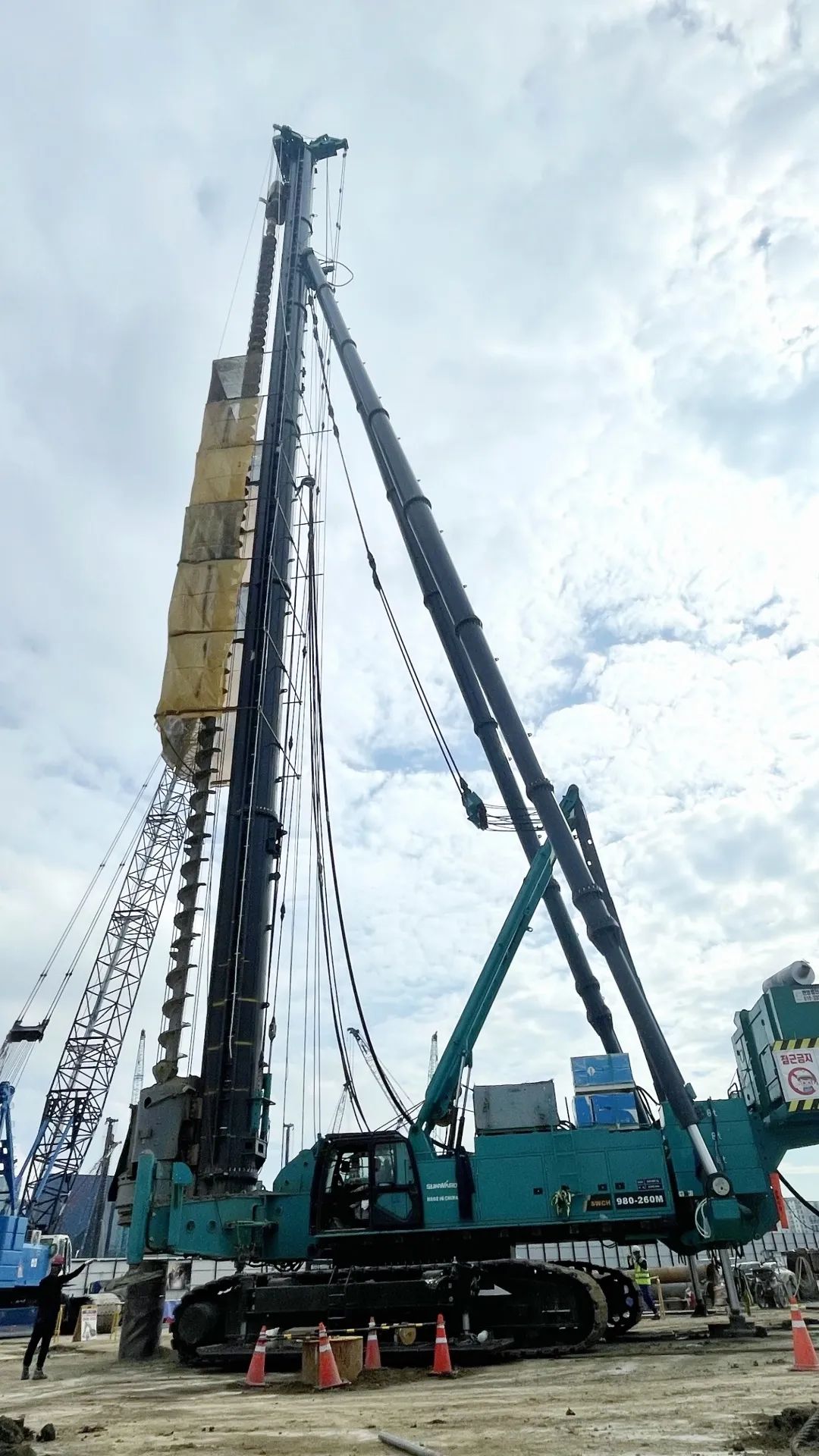304am永利集团智能SWCH980-260全液压多职能桩架通过湖南省首台（套）沉大技术设备认定