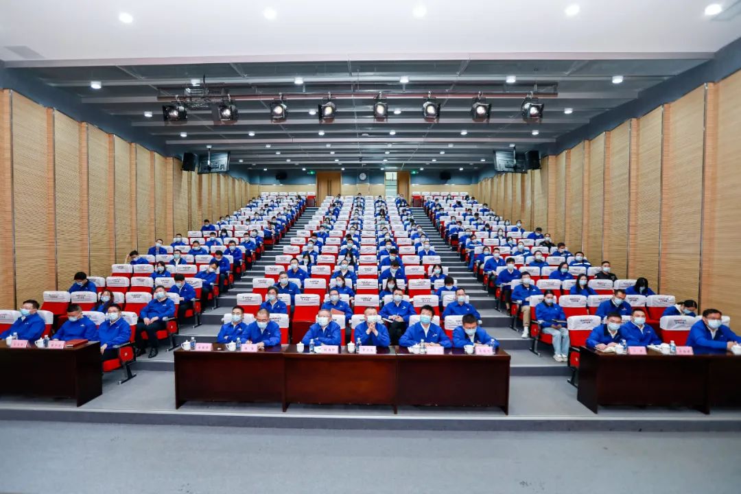 20221018094107_84167 振奋人心!304am永利集团智能党员干部集中收看党的二十大开幕会盛况