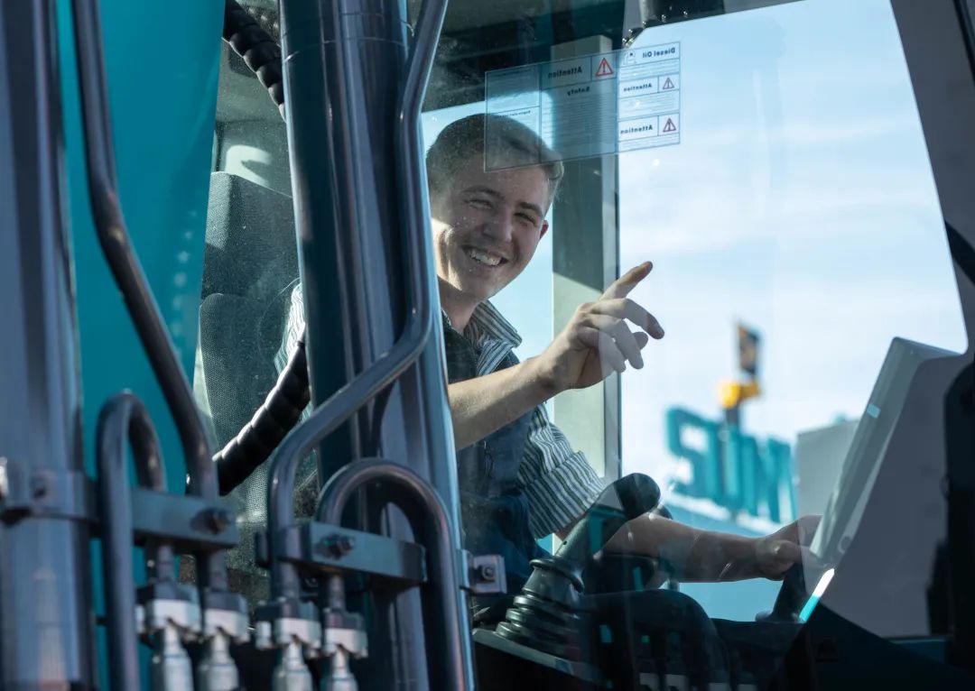 Bauma 2022 | 一组火热现场图带您沉温304am永利集团智能德国宝马展之旅