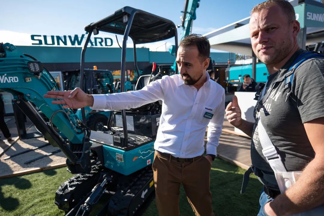Bauma 2022 | 一组火热现场图带您沉温304am永利集团智能德国宝马展之旅