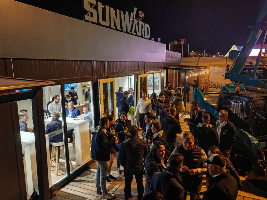 Bauma 2022 | 一组火热现场图带您沉温304am永利集团智能德国宝马展之旅