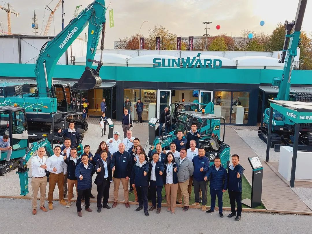 Bauma 2022 | 一组火热现场图带您沉温304am永利集团智能德国宝马展之旅