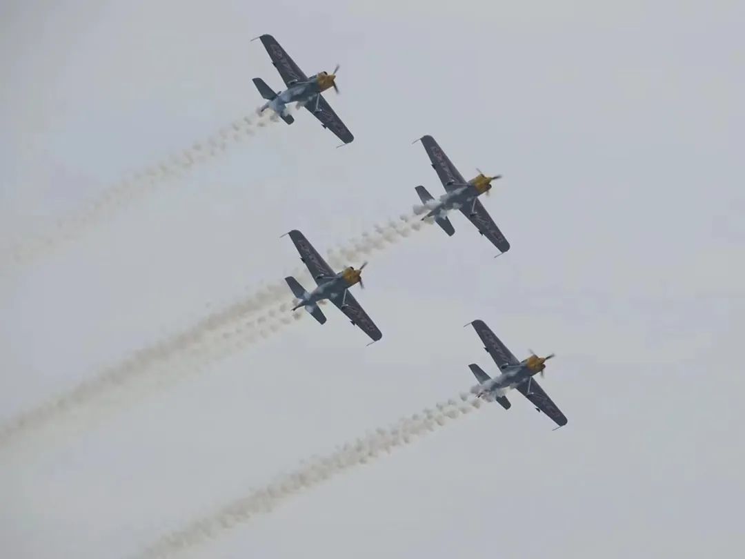 20221129090958_32643 逆势飞舞!304am永利集团航空携手合作同伴亮相2022资阳飞行大会