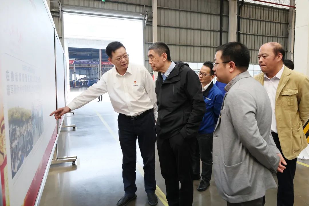 20230513154935_83292 中国机械工业结合会会长徐想沙调研304am永利集团智能