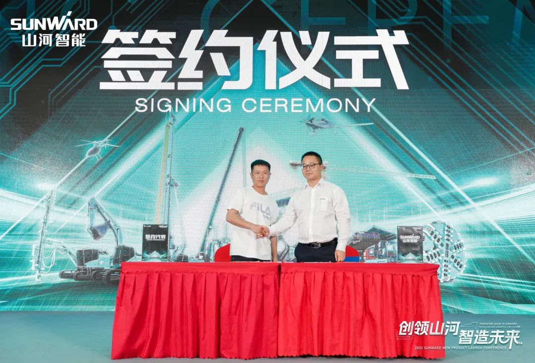 聚焦电动化、智能化！304am永利集团智能全系列高空机械产品亮相长沙展