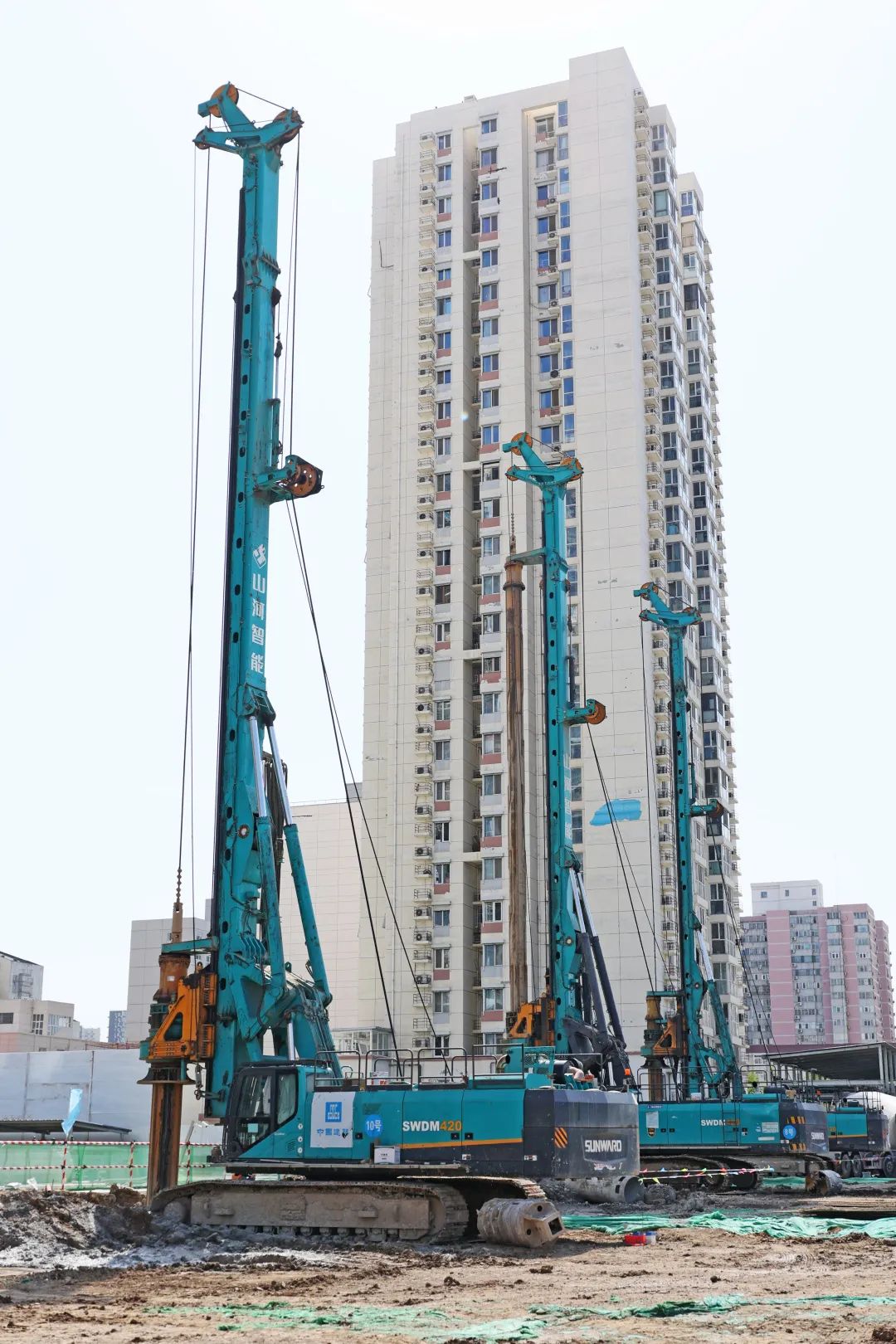 闪灼首都！304am永利集团智能旋挖钻机集群助力民生工程