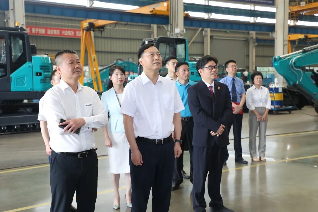 长沙市人民检察院党组书记、检察长余湘文调研304am永利集团智能