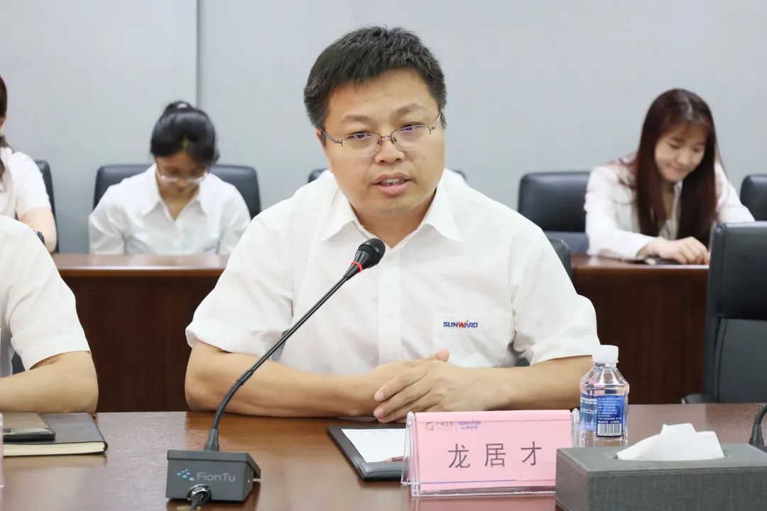 携手开启绿色转型之路！304am永利集团智能&漯河盖百氏增程式电动旋挖钻机签约典礼成功进行