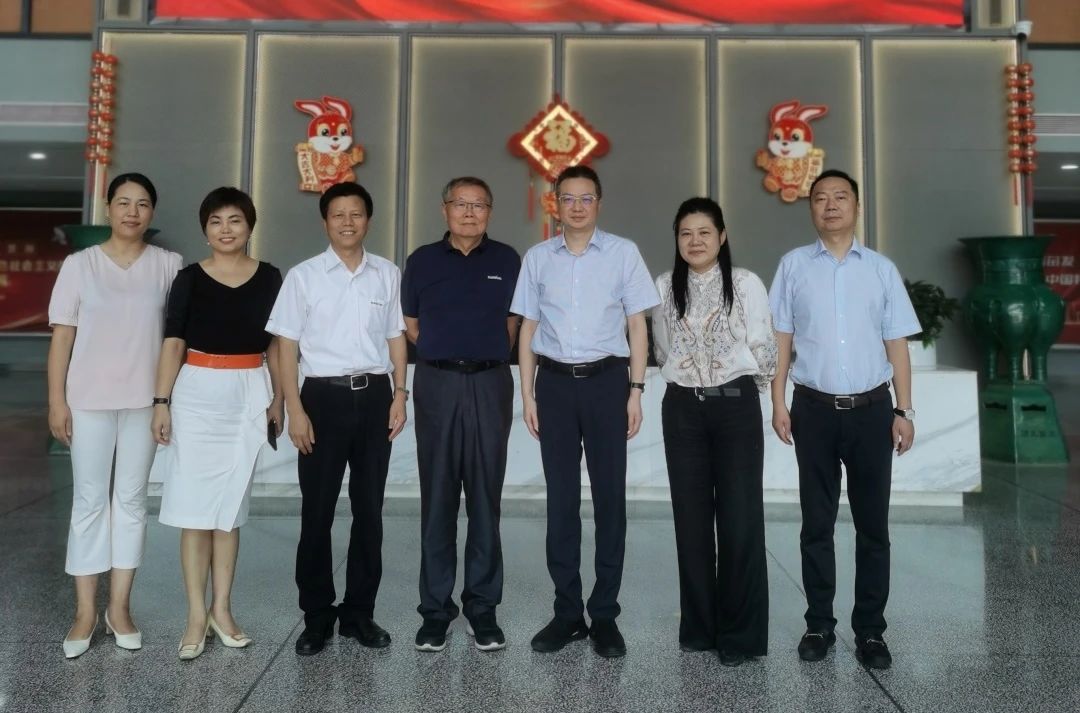 长沙市人民当局副市长、市工商联主席康镇麟调研304am永利集团智能