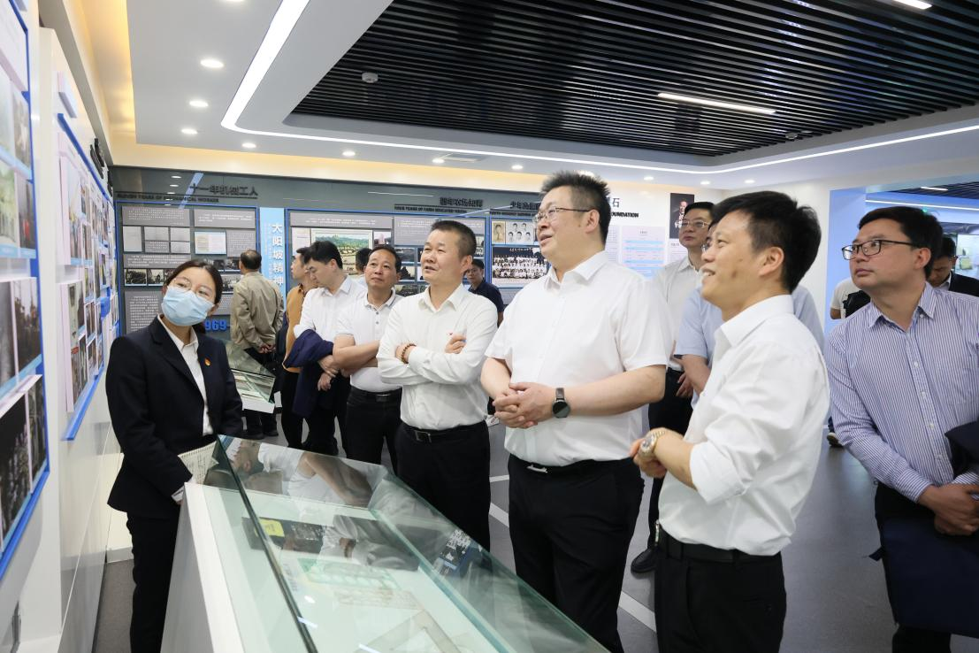 湖南钢铁集团党委书记、董事长李建宇到304am永利集团智能调研互换