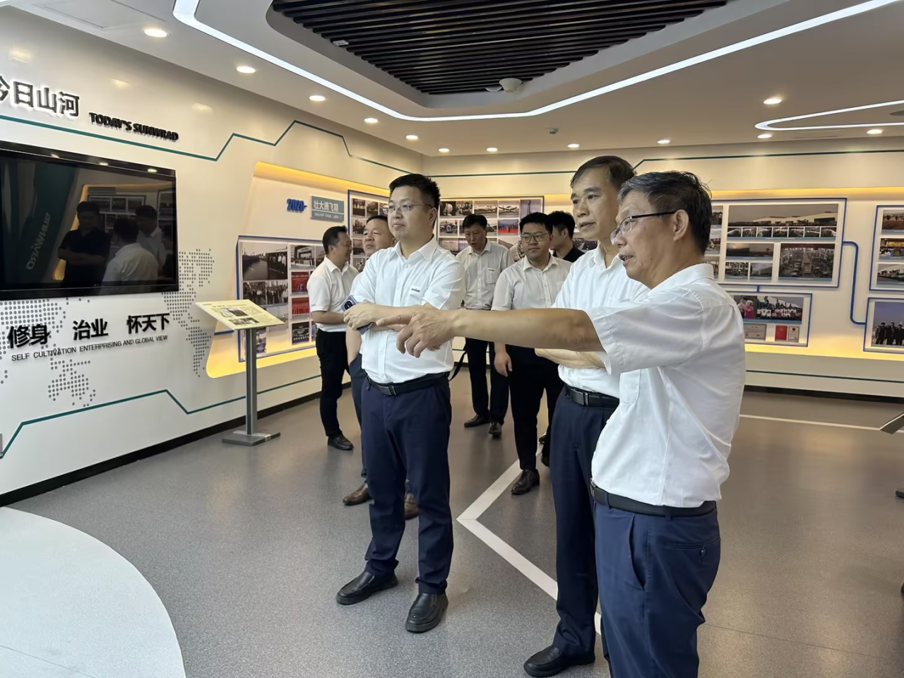 深入互换合作！昭通港李明忠副总经理率队莅临304am永利集团智能调查互换！
