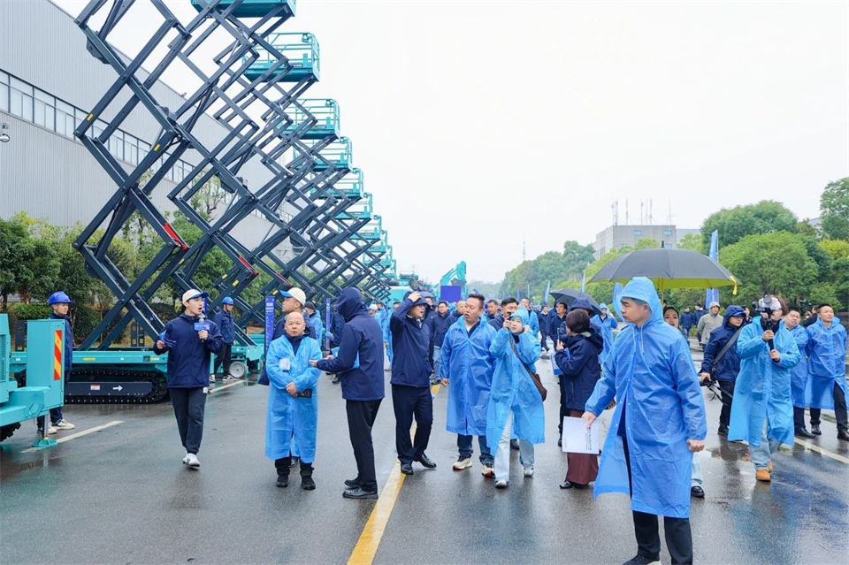 创新引领价值，梦想成就未来！304am永利集团智能25周年庆典暨全球客户节隆沉进行
