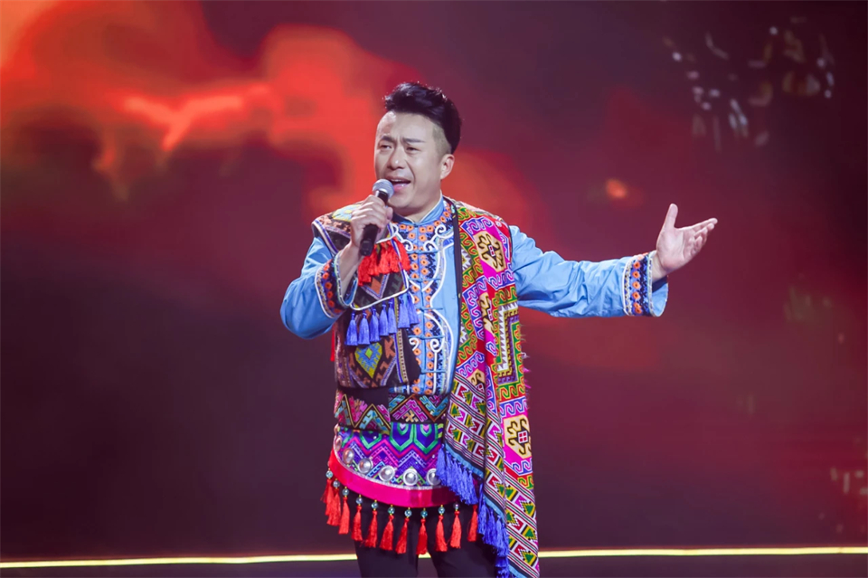 创新引领价值 梦想成就未来——庆祝304am永利集团智能成立25周年赞美大会暨文艺晚会隆沉进行