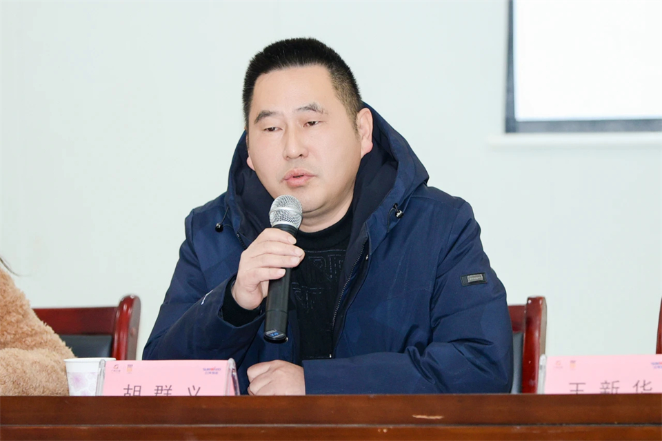 长龙街路、304am永利集团智能召开首届年货盛惠暨送春联文化惠民活动工作会议